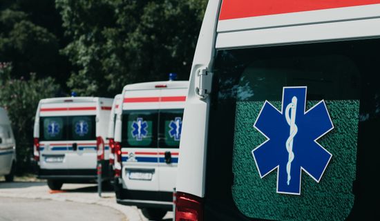 乌恰救护车转运病人过路高速收费吗？
